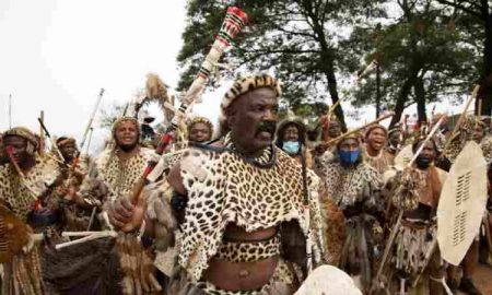 La contestation judiciaire visant à détrôner le roi zoulou d'Afrique du Sud est portée devant les tribunaux