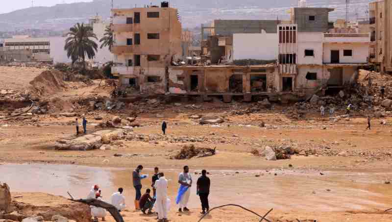 Après que les inondations ont balayé un quart de la ville, les survivants de Derna se noient dans le désespoir et le deuil