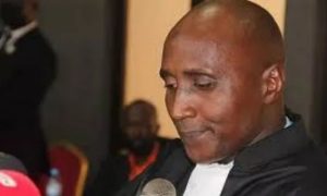 La justice guinéenne empêche 34 responsables financiers de quitter le pays