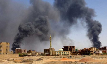 Les affrontements se poursuivent à Khartoum et plus de 20 civils seraient tués