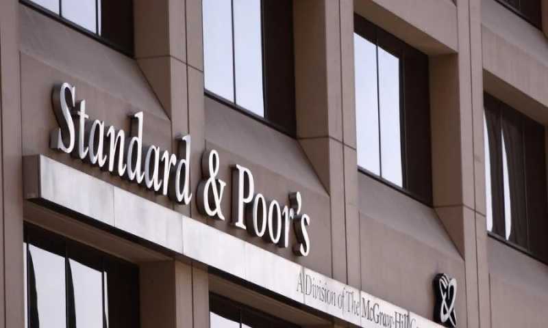 Standard & Poor's abaisse la note de l'Égypte en raison des pressions financières