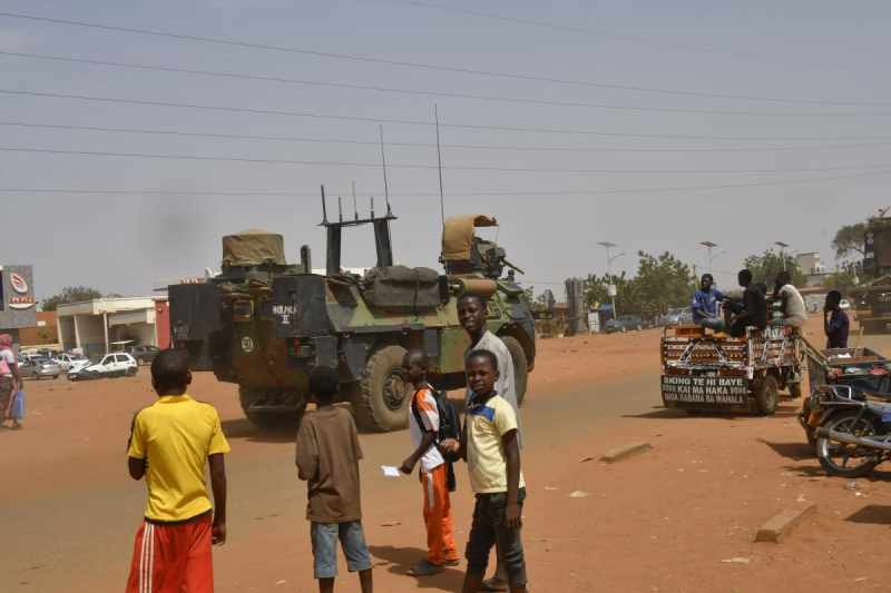 Le Tchad annonce que son armée accompagnera les forces françaises se retirant du Niger