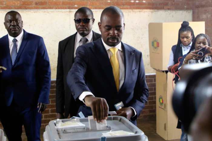 Le principal parti d'opposition du Zimbabwe nie avoir expulsé son chef