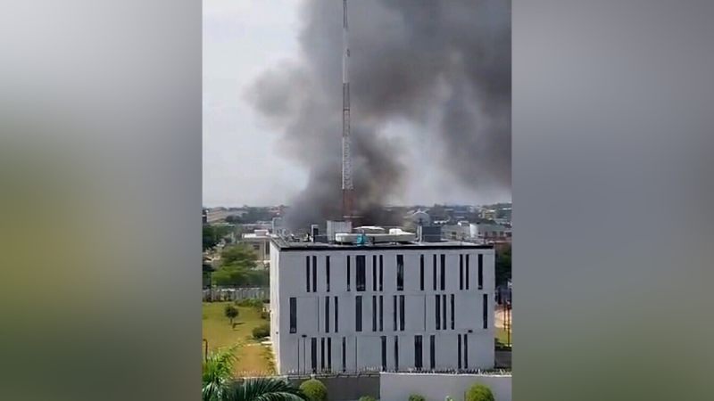 Le Canada enquête sur une explosion meurtrière à son ambassade au Nigeria et émet une alerte aux voyageurs