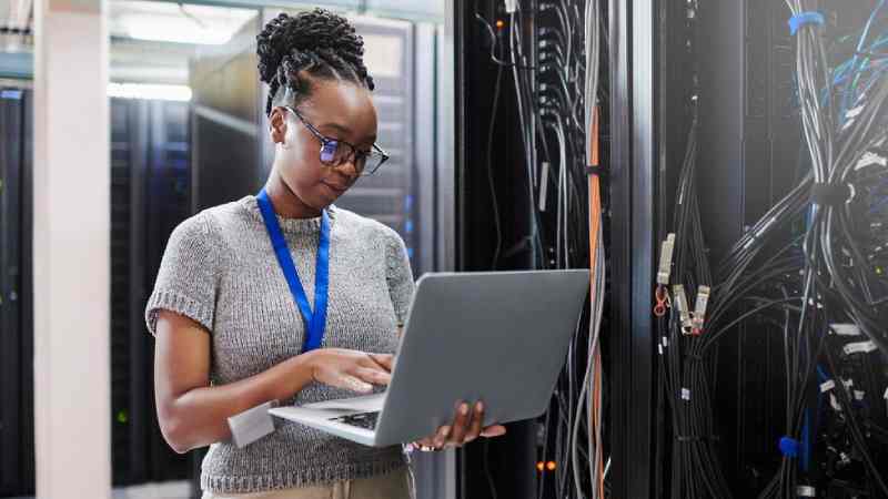 « L’intelligence artificielle » va-t-elle engloutir les emplois africains ?