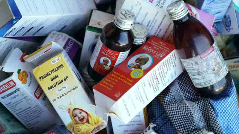 Le procès sur les décès d'enfants causés par le sirop contre la toux reprend en Gambie