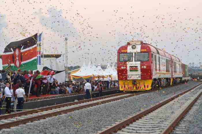 Le Kenya augmente les tarifs des passagers d'un train construit en Chine