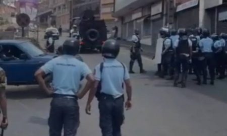 Un rival présidentiel est arrêté à Madagascar lors d'une manifestation dans la capitale, Antananarivo