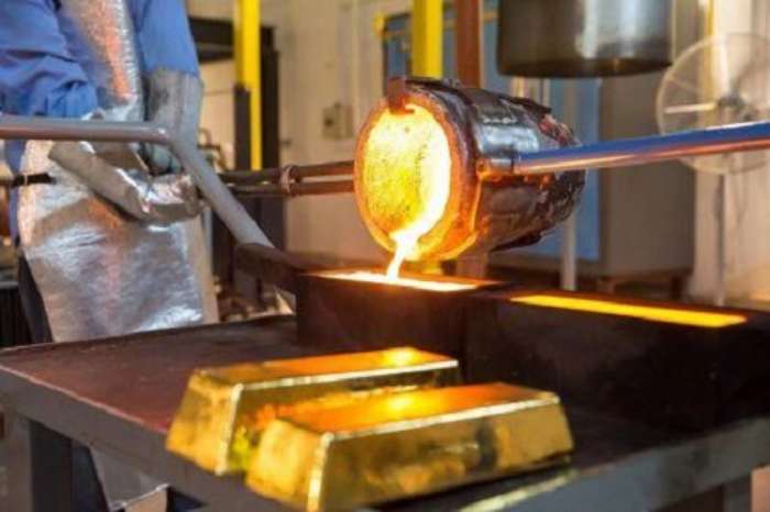 Le Mali signe un accord avec la Russie pour construire la plus grande raffinerie d'or du pays