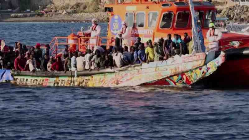 Les îles espagnoles font face à un « afflux sans précédent » de migrants en provenance d’Afrique