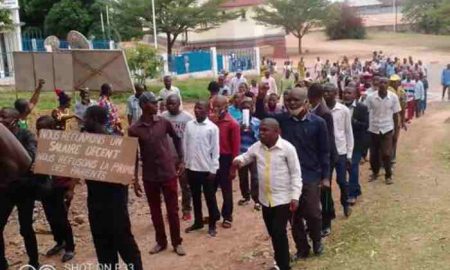 100 écoles ferment en RDC face aux protestations des enseignants