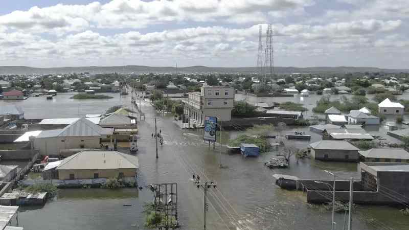 Les inondations en Somalie tuent 10 personnes et en déplacent plus de 113 000 chaque année après la sécheresse