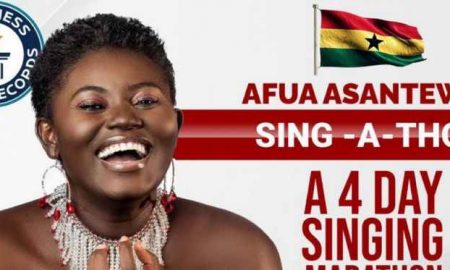 Ghana : Afua Asantewaa dépasse le record mondial Guinness du plus long marathon de chant