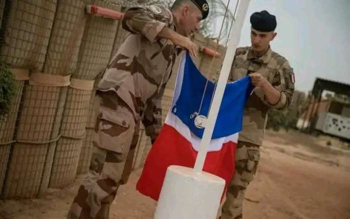 Les forces françaises achèvent leur retrait du Niger d'ici le 22 décembre