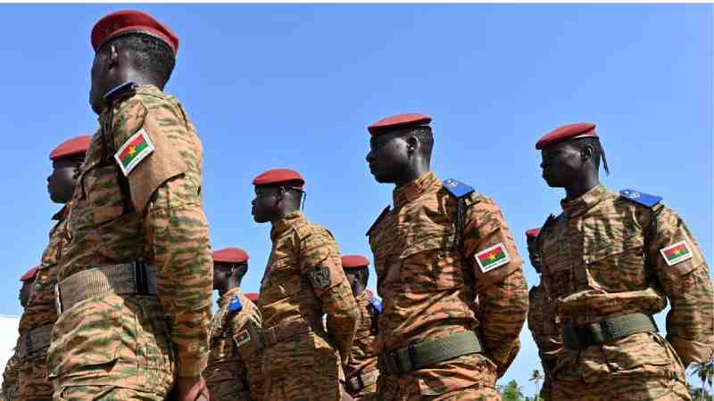 Le gouvernement burkinabè met en garde contre des complots astucieux visant à discréditer les forces de défense et de sécurité