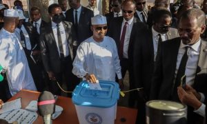 Un référendum sur une nouvelle constitution pour résoudre la crise politique au Tchad