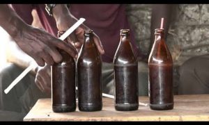 La boisson tonto traditionnelle ougandaise est-elle en danger ?