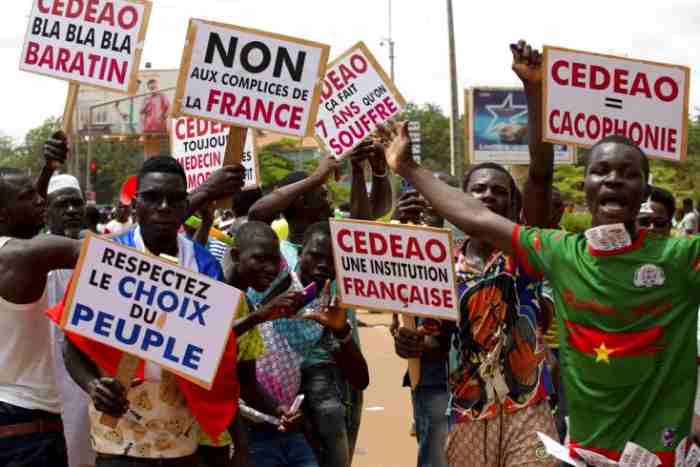 Les défis de la France pour restaurer son influence en ruine dans les pays du Sahel
