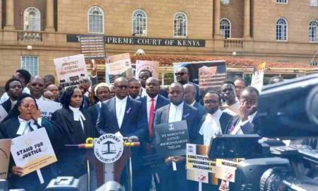 L'ordre des avocats du Kenya proteste contre les critiques judiciaires de Ruto