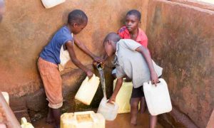 « Je ne veux pas qu’il meure de cette façon » : les enfants cachés de l’Ouganda