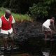 Les autorités nigérianes enquêtent sur une fuite de pétrole provenant de l'oléoduc Shell