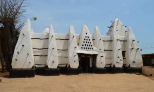 Des serviettes de fête postcoloniales ! Les architectes qui ont remis le Ghana dans le rythme