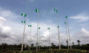 Le Nigeria fusionne et élimine des centaines d’agences gouvernementales pour réduire les coûts