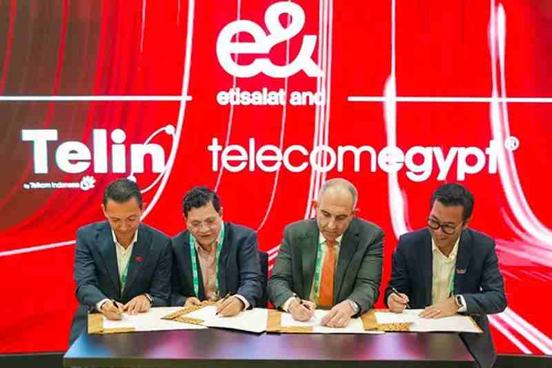 Telecom Egypt, e& et Telin signent un protocole d'accord pour un système de câble international