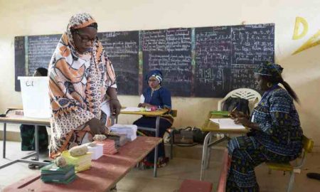 Les électeurs sénégalais se rendent aux urnes pour une élection présidentielle reportée