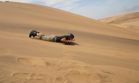 Le sandboard fait un retour post-COVID dans une ville du désert de Namibie