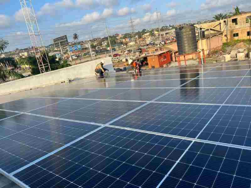 PASH Global et Engen Ghana s'associent pour financer un projet d'installation solaire photovoltaïque hybride