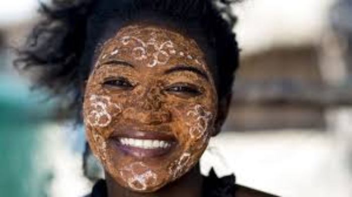 Normes de beauté en Afrique...Front large pour les femmes, cheveux rasés et cicatrices faciales sont les plus beaux signes de beauté