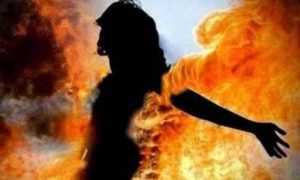 En Algérie, un homme poignarde perfidement sa femme et brûle son corps après qu'elle lui ait demandé de travailler