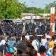 La police tire des gaz lacrymogènes pour disperser une manifestation au Bénin