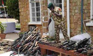 Les dirigeants africains de la sécurité cherchent des moyens de lutter contre la circulation illicite des armes légères et de petit calibre
