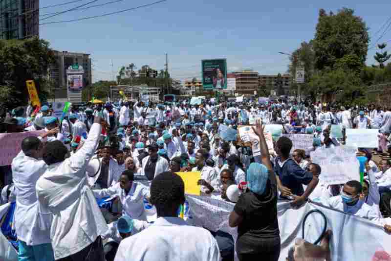 Les médecins kenyans rejettent la proposition du gouvernement de mettre fin aux grèves