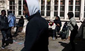 Les migrants africains retirés des rues de Paris à 100 jours des Jeux Olympiques