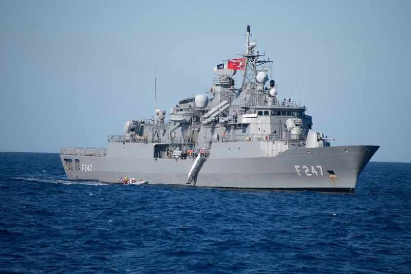 Un navire militaire turc arrive au port de Mogadiscio