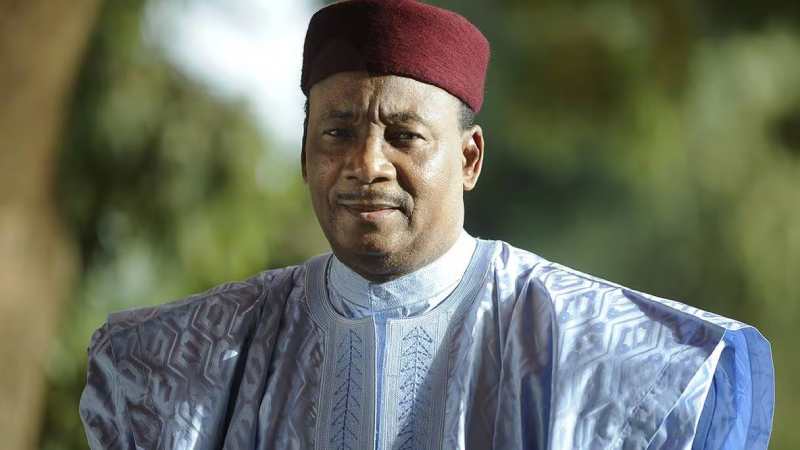La fille du président déchu du Niger accuse son prédécesseur de préparer un coup d'État contre lui