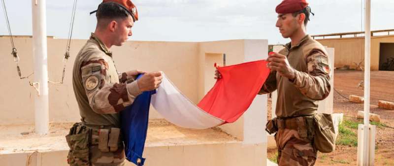 Un responsable sénégalais appelle les troupes françaises à quitter le pays et à se désengager du franc