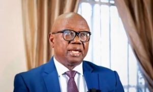 Le ministre de l'Énergie de la Sierra Leone démissionne à cause de la crise de l'électricité, alors que celle ci revient au capital