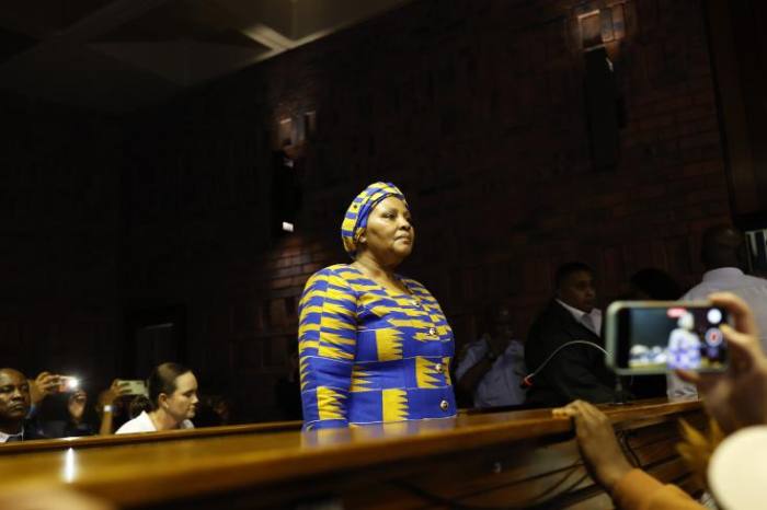 La présidente du parlement sud-africain comparaît devant le tribunal