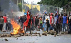 De nouvelles augmentations d'impôts suscitent la colère au Kenya, l'opposition menace de manifestations de masse
