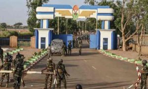 Des terroristes font sauter un pont au Niger